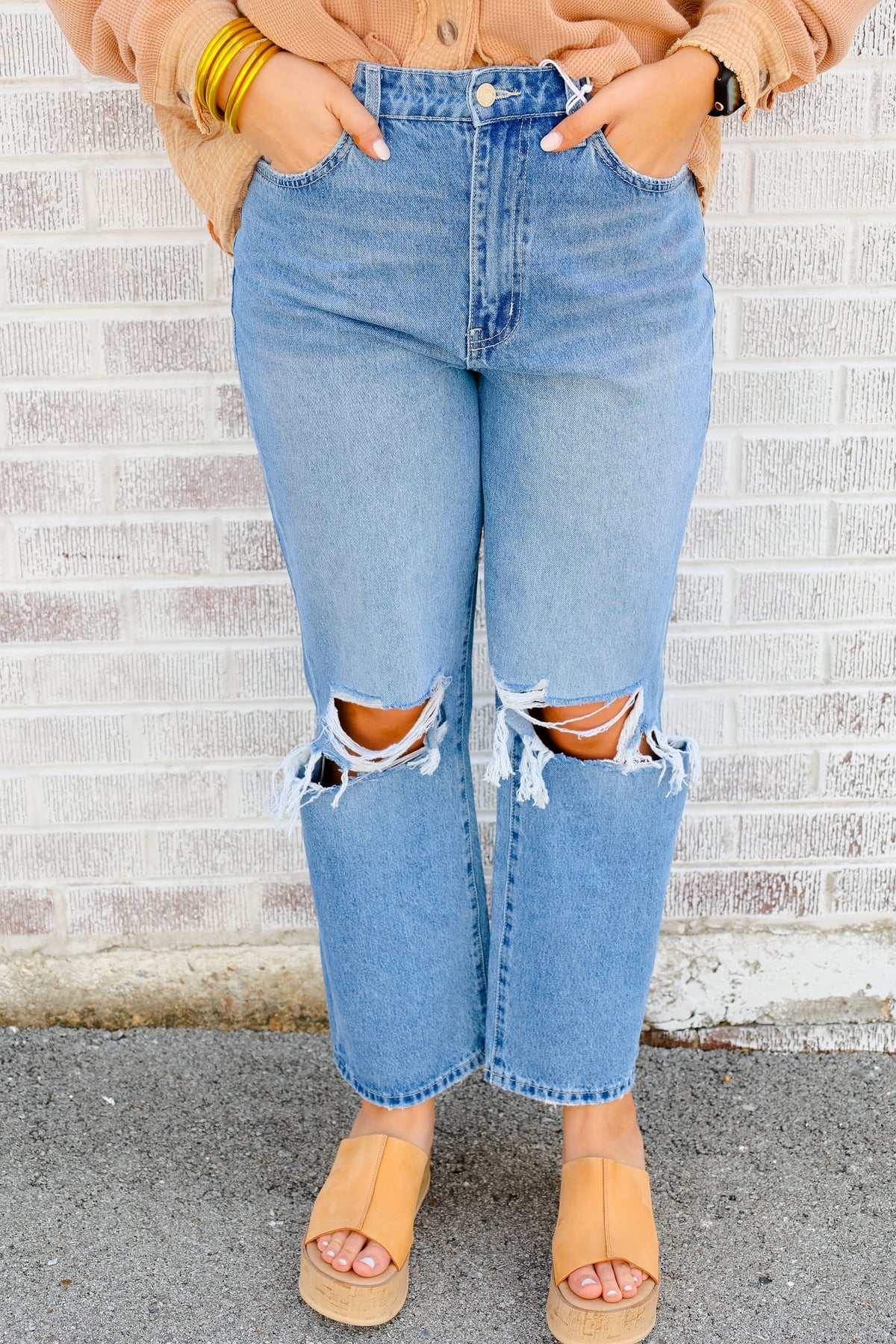 Zoom Picture of a model wearing the Vervet Jodie 90's Dad Jeans There is You - CT Grace