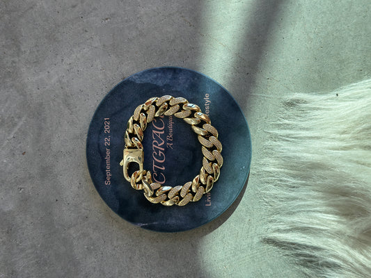 BE-JE Designs Shiny Gold Chainlink Bracelet